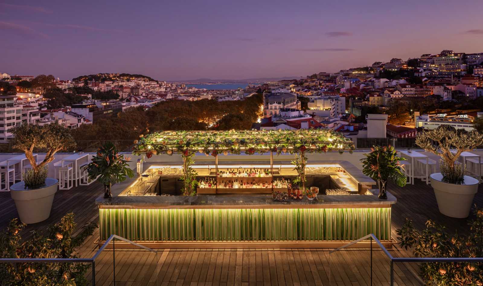 Rooftop Sky Bar by Seen - Hotel Tivoli in Lisbon