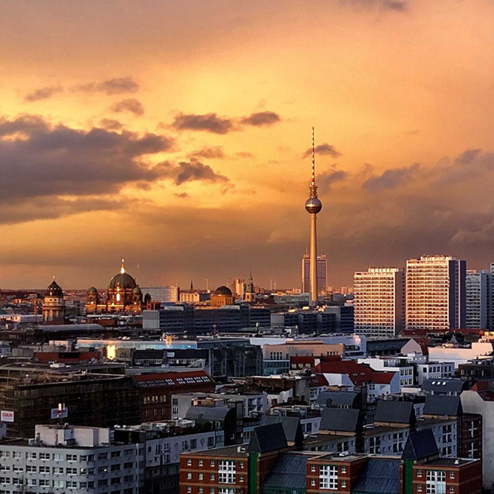 Rooftop Solar Sky-Bar Restaurant Lounge in Berlin - 7