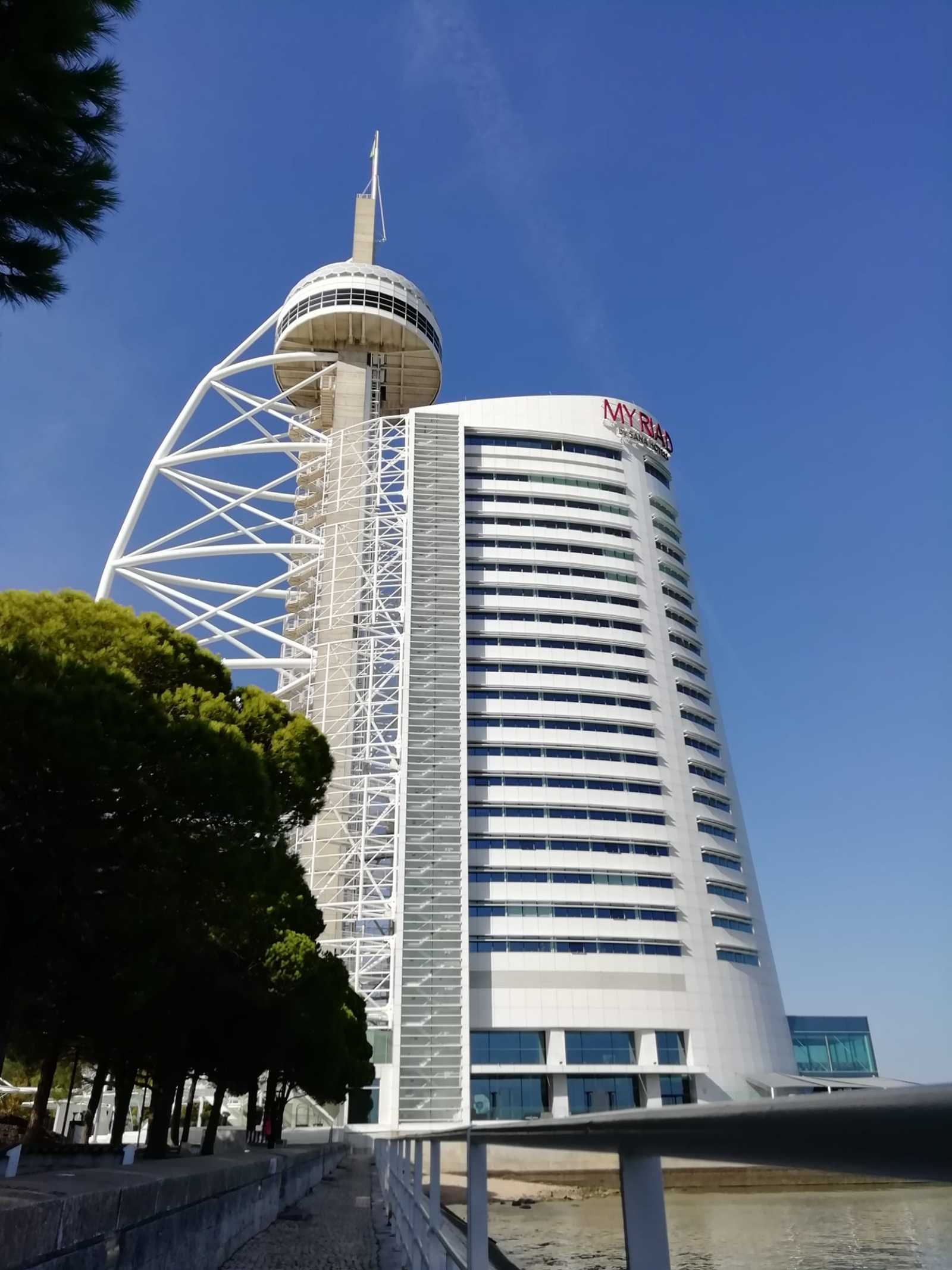 Rooftop Vasco da Gama Tower Babylon 360º in Lisbon - 4